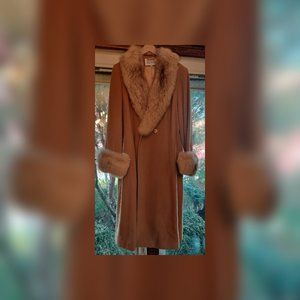 Bill Blass cashmere and lamb wool with fox fur around collar and sleeves trim